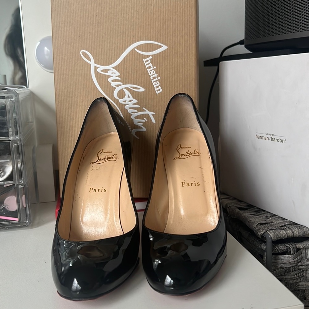 used Christian Louboutin black simple pump, 100 patent leather size 39